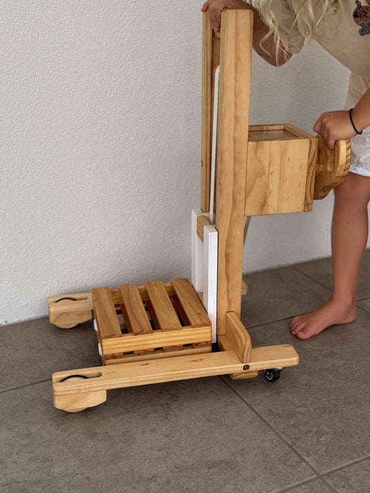 Wooden Forklift & Pallets