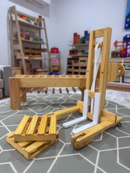 Wooden Forklift & Pallets